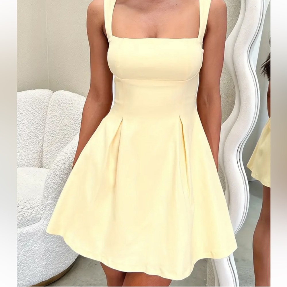 Yellow Mini Dress Sleeveless Square Neck Pleats Side Zip Size L